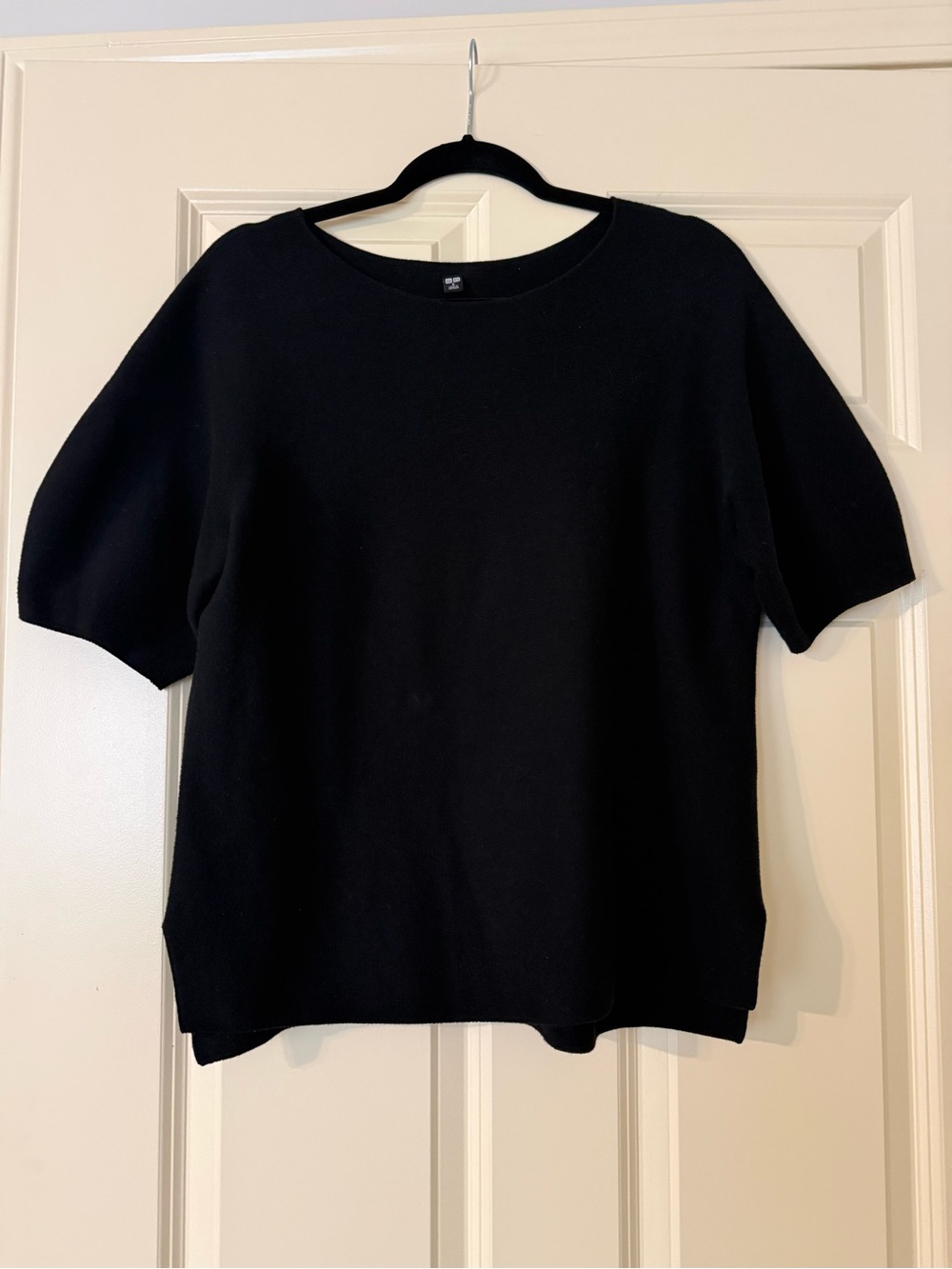 Uniqlo Black Short Sleeve Crew Knit Top